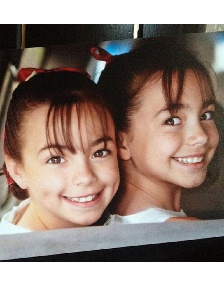 beachymerrell's tweet photo. RT if you want more reacting to home videos💗💜 https://t.co/2emmaRoGUC