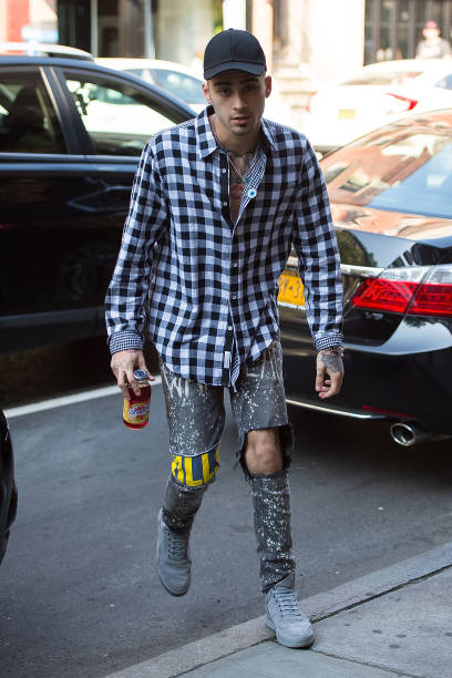 WWZaynUpdates's tweet photo. Zayn out in NYC today - June 18th -S #1-4 https://t.co/PI1RS1ulO3