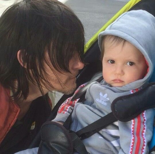 fightingbeth's tweet image. Happy Father's Day to my special man and Chase's amazing dad, @TheBrokenArcher! ❤️🙈