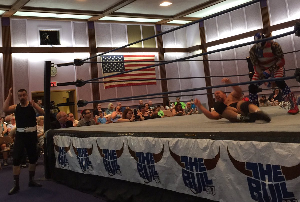 BedeLivingston's tweet photo. @ericrightshow with @Richard_SynCyr v #ConradHauser #TheWCWC https://t.co/DkOMQsZp9d