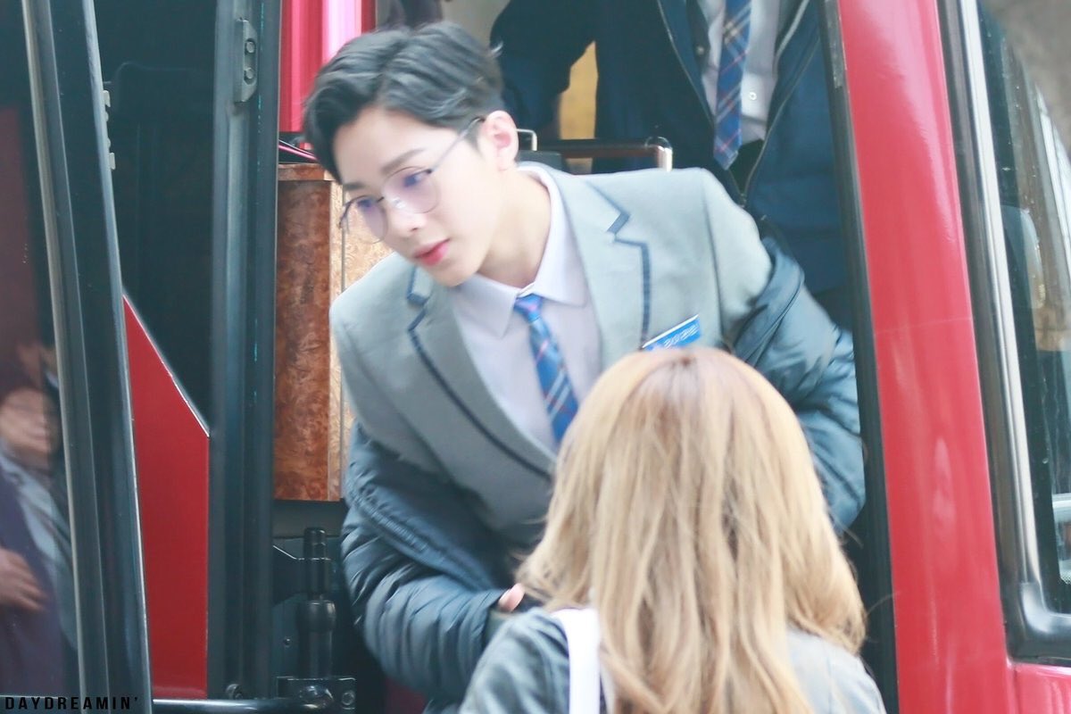 DCp7WdeV0AASH9r?format=jpg