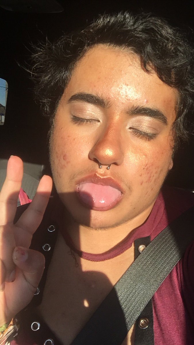 trans_hermann's tweet photo. sweat or highlight? Yes. #nonbinary #nonbinarypoctwitter https://t.co/3zw2leKghF