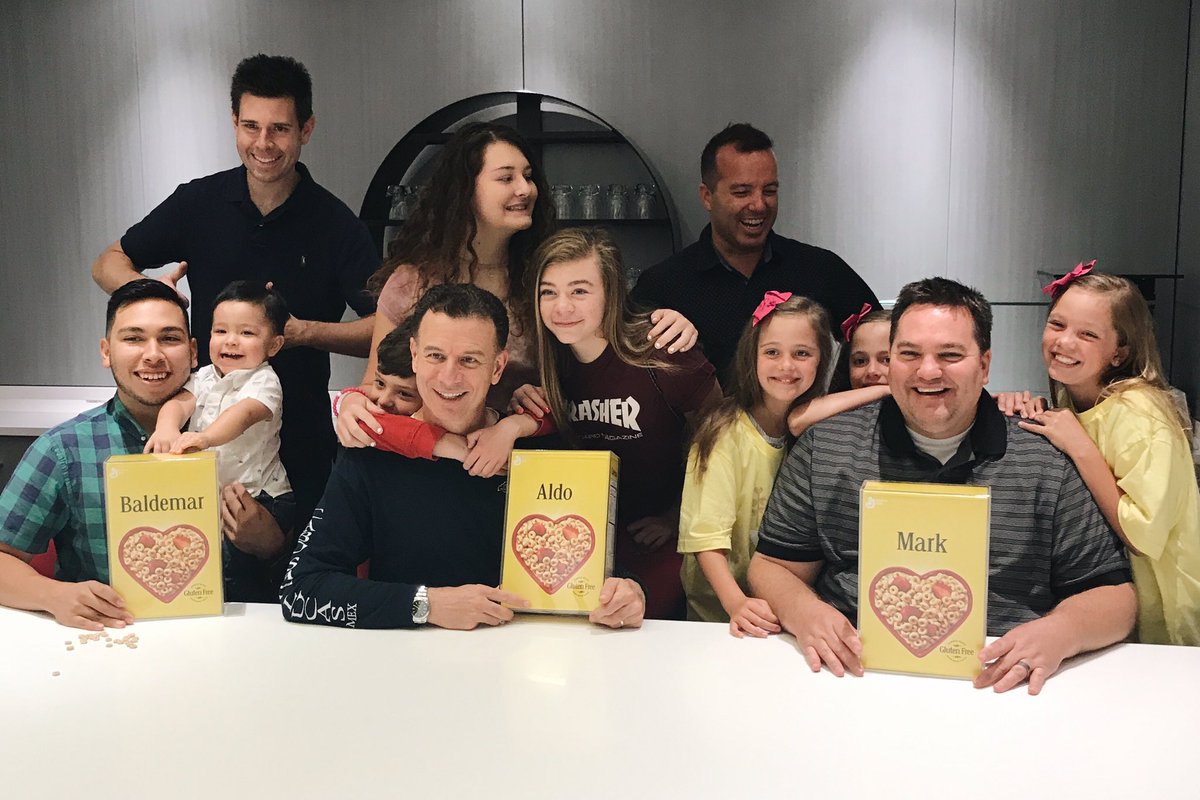 cheerios's tweet photo. We had so much fun celebrating with these rockstar dads, the winners of the #stackingsweepstakes, at @mallofamerica! Happy #FathersDay! https://t.co/JOoZxfCtrm