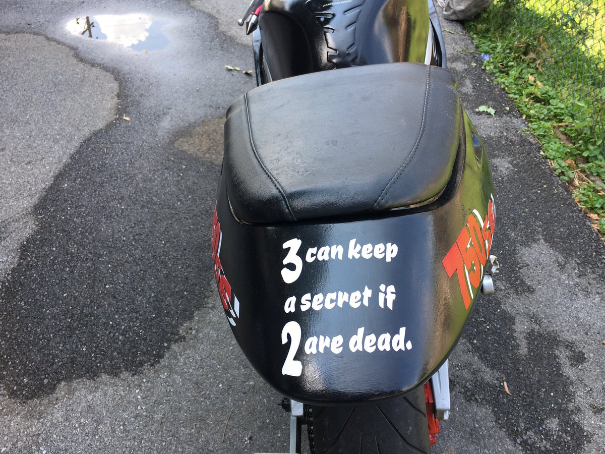FIDLER_22's tweet photo. Speaks volumes #gsxr #suzuki #jixxer #ballPeenCustomCycles https://t.co/5pBTgzZJJY