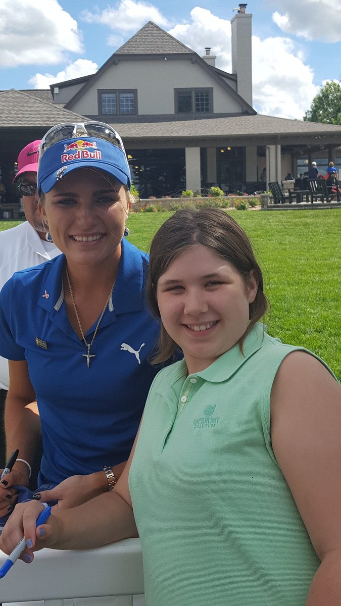 bfitz921's tweet photo. @Lexi Thank you for an awesome weekend of golf. Maya loved following you. Thank you for taking the time to interact with her along the way. https://t.co/hiQQ1ajfbQ