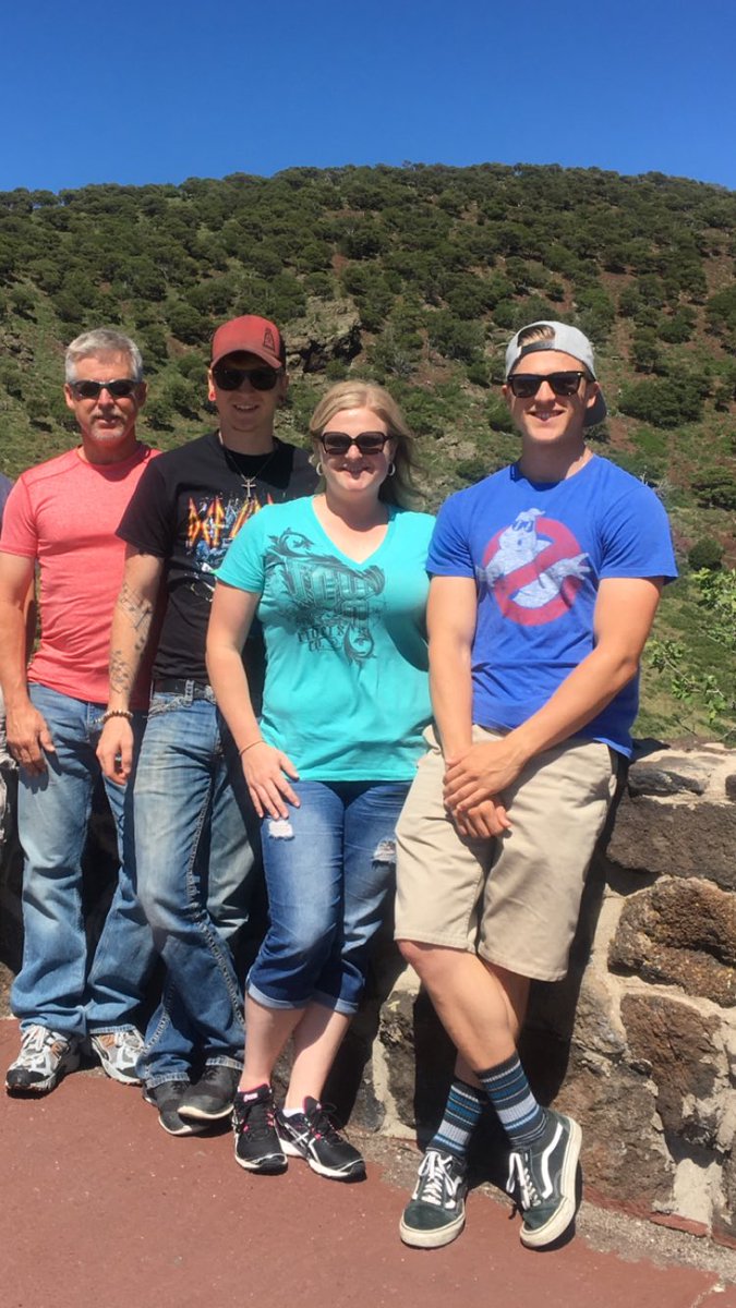 msummab's tweet photo. Hiking #mtcapulin for Father's Day https://t.co/jymDv9b1mV