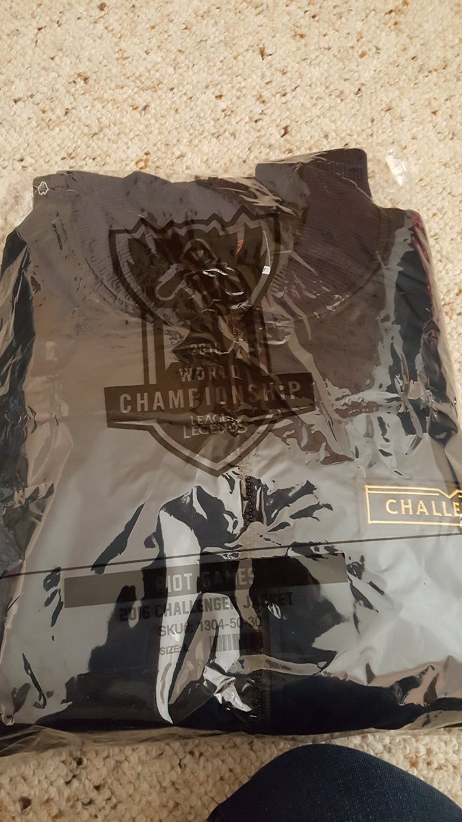 NADA1001_LoL's tweet photo. Challenger jackets arrivedd!! https://t.co/gU5kXnR3lt