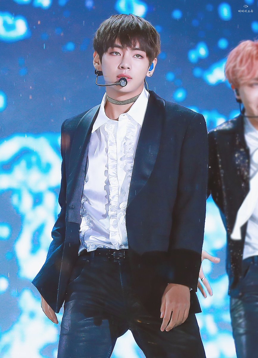 bangtanjokes's tweet photo. Have a nice day and let me remind you that this is a one person. Thank you 😊😊 https://t.co/XjVcn9WYf3
