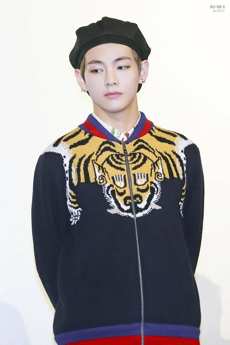 bangtanjokes's tweet photo. Have a nice day and let me remind you that this is a one person. Thank you 😊😊 https://t.co/XjVcn9WYf3