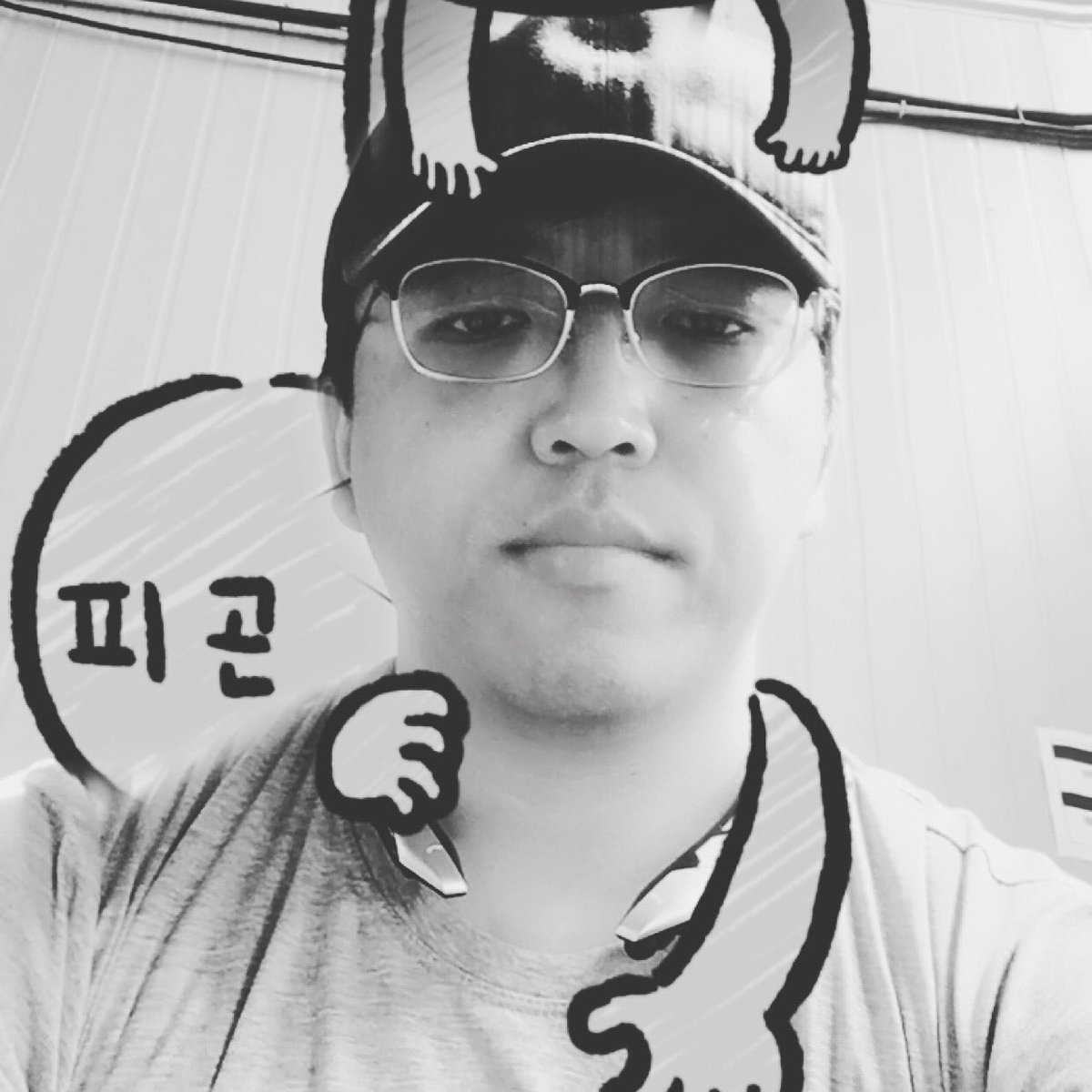 leedo07's tweet photo. 월요병.. 너무..피곤해 https://t.co/n36vB0o9b3