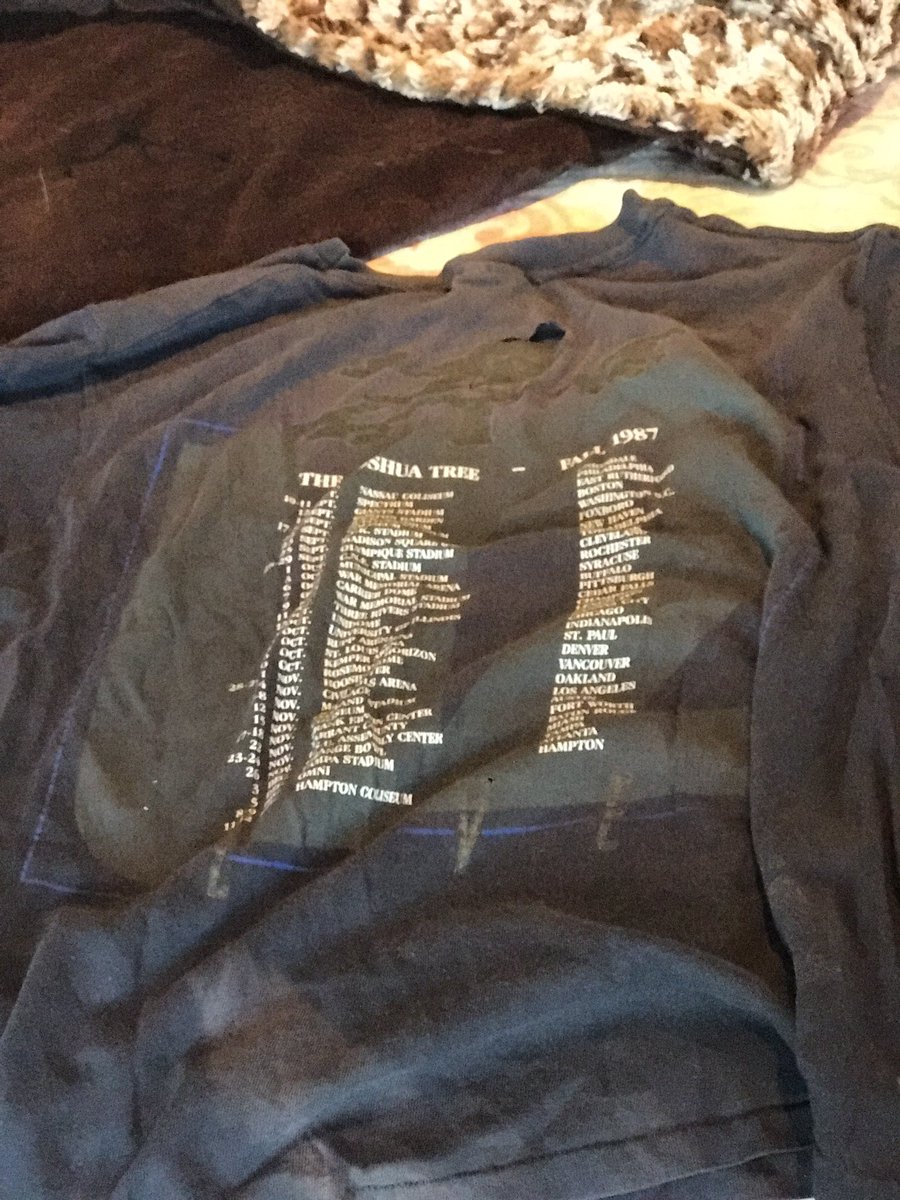 blokesplus1's tweet photo. Threadbare #firsttimearound #seeyousoon #u2 #Joshuatree #croker https://t.co/ost3xbzFnH