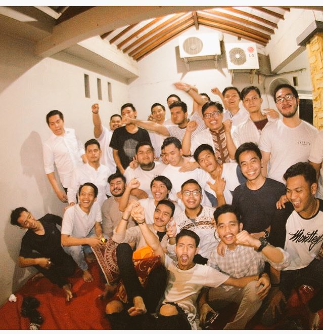 ridwan0906's tweet photo. FH.14 Selalu kompak dan seru https://t.co/3W2T9e16E4