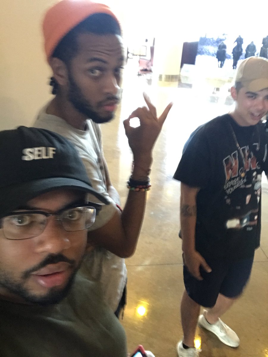 cotton_tweets's tweet photo. Back With The Fam #LA https://t.co/b6xiDuiibz