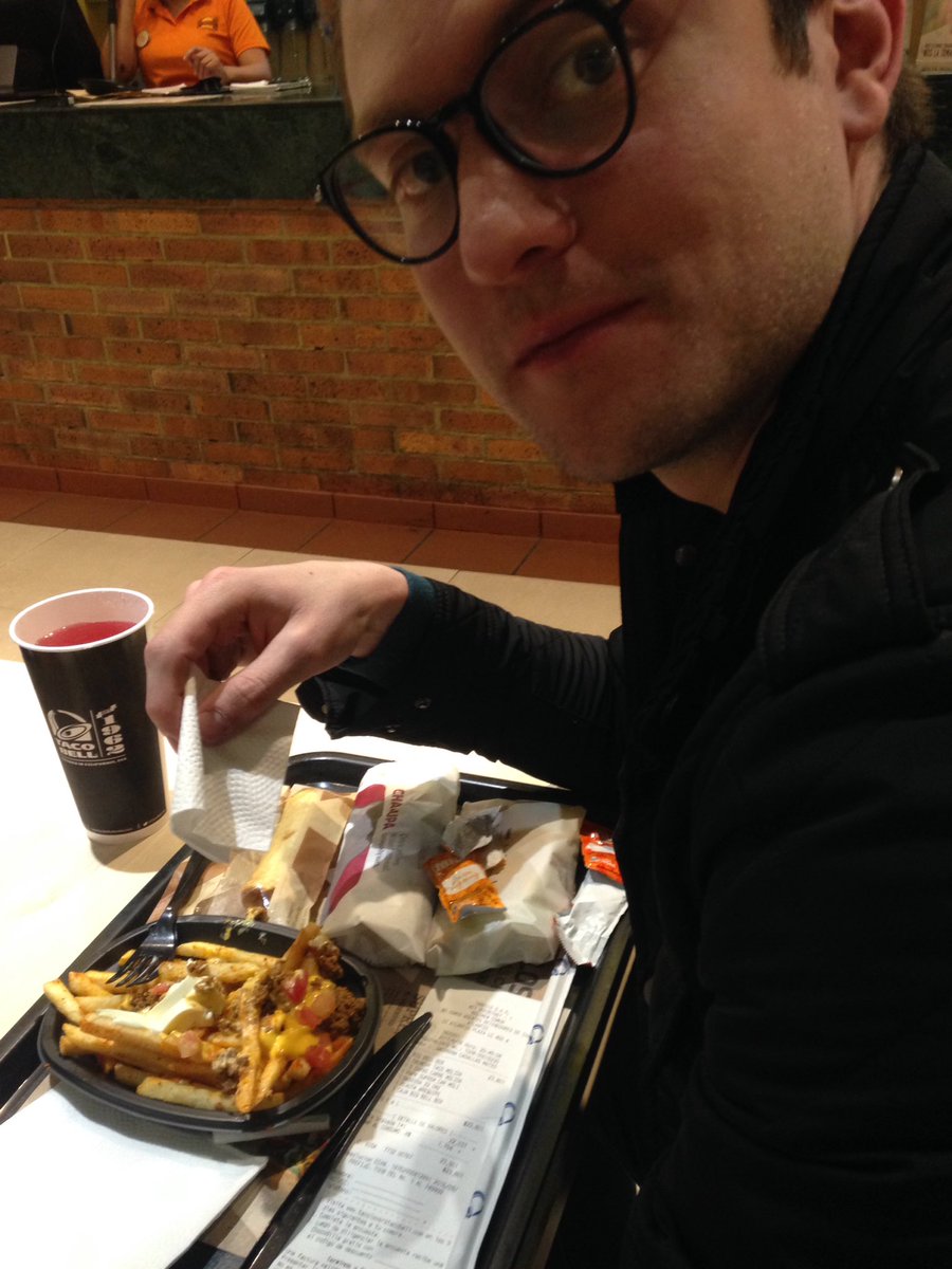 NovenaAvenida's tweet photo. Gabriel y su "#ComidaBalanceada" https://t.co/dhiG5im2UC