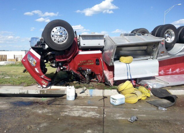 NEBRASKA FIRE APPARATUS ROLLS RESPONDING TO A BRUSH FIRE-FIREFIGHTERS INJURED
firefighterclosecalls.com/nebraska-fire-… #firefighter #firetruck <a href="/IAFC_SHS/">IAFC SHS Section</a>
