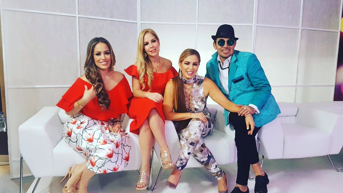 marielaviteri's tweet photo. Jurado de #marielatetransforma.  
Todos los días a las 18h00  web  canal youtube marielaTV y 22h00 por @teleramaec 188 directv y 6 tvcable https://t.co/UmXounGR2C