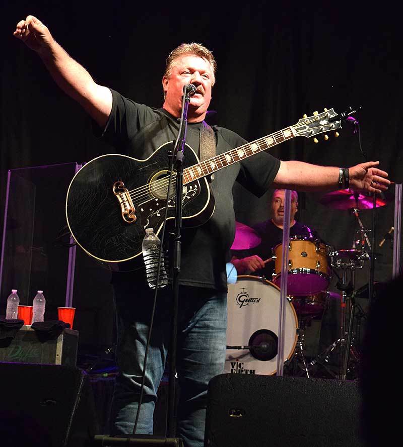 amacher's tweet photo. Joe Diffie Concert https://t.co/g9s4253vvF https://t.co/1dpIh0mvz5