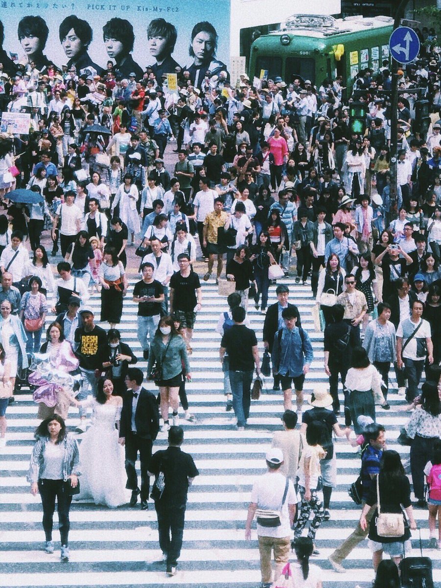 dannywong's tweet photo. The Shibuya Crossing has as many as 2,500 people crossing every time the signal turns green. Can you spot the 👰🏻🤵🏻 #whereswaldo https://t.co/aBZhJfSuMr
