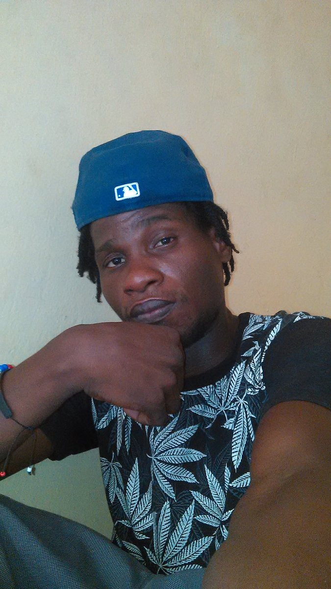 jamescrown's tweet photo. July 15 Hangover me and my Og Zoe gon ball and flexin @itshaitianfresh https://t.co/TT9x9loOlx
