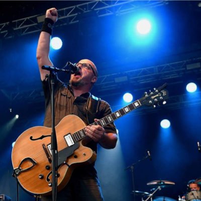 #NewProfilePic courtesy of <a href="/BillWoodcock/">Bill Woodcock</a> <a href="/TourBusEnt/">Tour Bus Entertainment</a> from Saturday night at <a href="/BSOMF/">Sound of Music Festival</a> in beautiful #Burlington 
What a wonderful festival!!