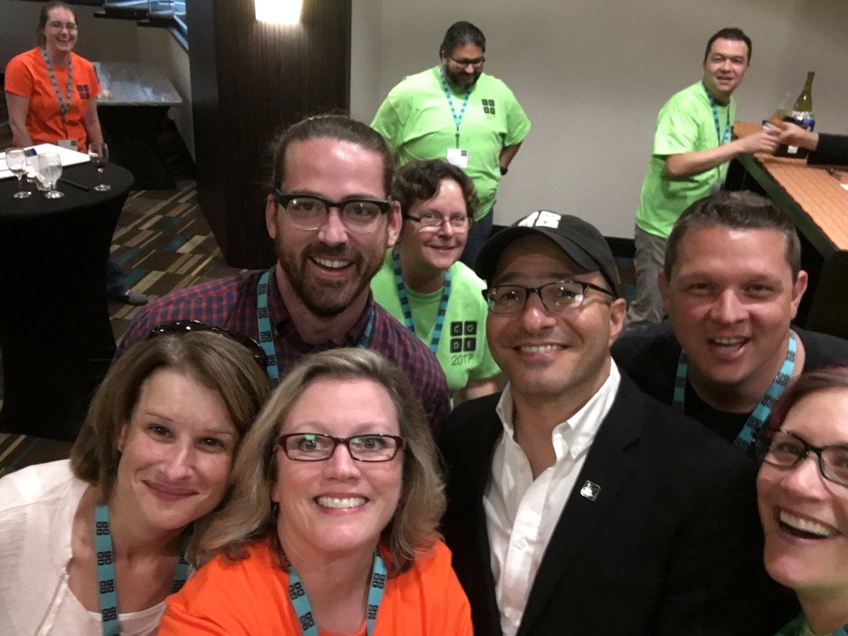 cowqlusnerd's tweet photo. Alabama at teachercon! @AplusCR #TeacherCon https://t.co/Nefexe9xFp