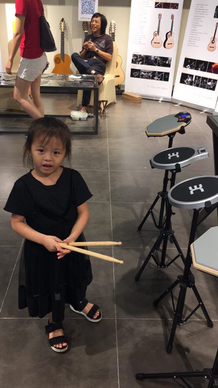 EnoAudio's tweet image. celebrate music instrument day，choose ENO enjoy music，drum pad，effect pedal，amplifier😜😜