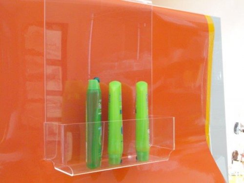 B Displayed tweet media