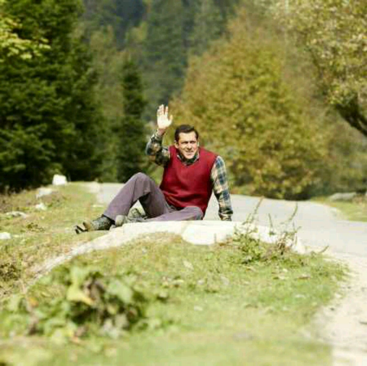 Ready Ho Jao, Aur 4 Din Baki Hai #4DaysToTubelight