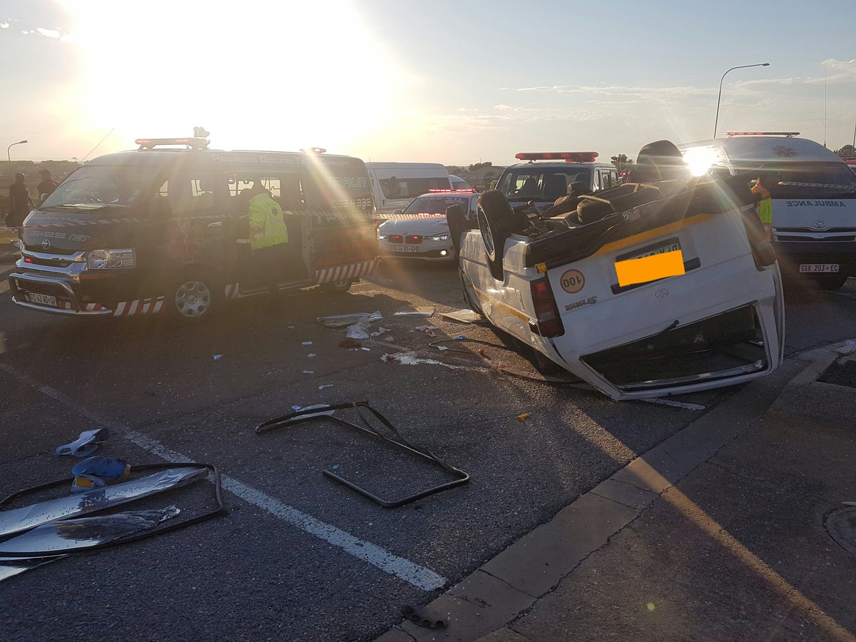 TraumaNetPE's tweet image. Terrible mva marock and standford road. Taxi overturned. Multiple pts including kids. @AlgoaFMNews @_ArriveAlive @jour_maine @HeraldPE