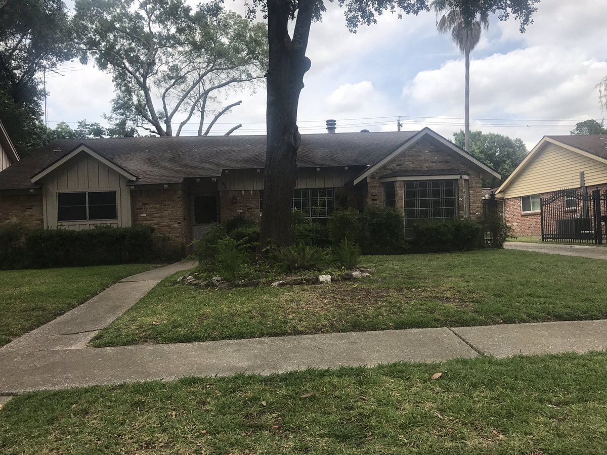 HoustonLocSmith's tweet photo. 🔑new home owners🔑 Rekey  #houstonlocksmith #houstonlockservice #houstonslocksmith #houstonslockservice #houserekey #locksmith #houston https://t.co/4JTMX3XFID