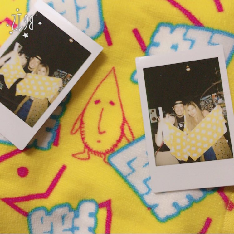 missderella's tweet photo. HISATOMIくんに
写メ撮ってと言いきれず
もぞもぞしてた私たち😂
翔くんとのチェキを
撮った後撮ってもらった💓
目でかくなるやつ？って
聞かれたから100%で盛ったw https://t.co/ULixkBzomQ