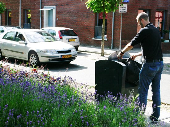 EHVtweet's tweet photo. Gemeente nieuws: Ondergrondse afvalcontainers werken niet overal weer https://t.co/DjmsDxmLAp https://t.co/Di8SPrtjNs