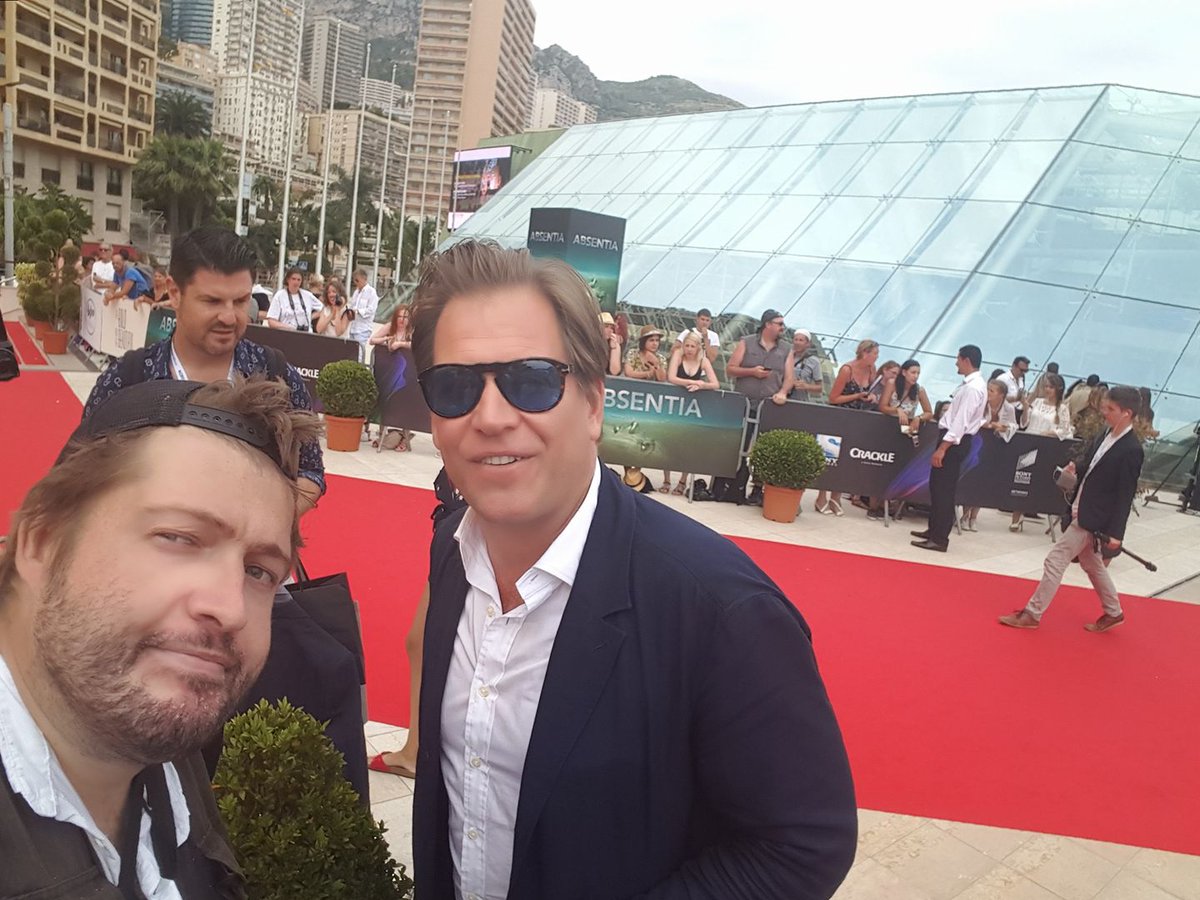 Objectifestival's tweet photo. Selfie d'hier avec l'immense @M_Weatherly aka #Tony #DiNozzo #NCIS @NCIS_CBS #cbssquad Thank you Michael, great moment ! https://t.co/zTa0Mfq73r