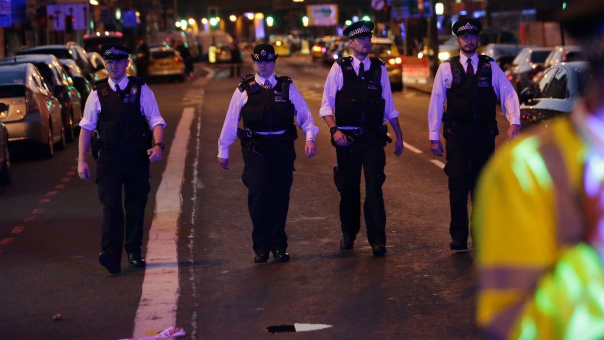 BFMTV's tweet image. Attaque terroriste près d'une mosquée à #Londres: "Toutes les victimes sont musulmanes" #FinsburyPark
bfmtv.com/international/…