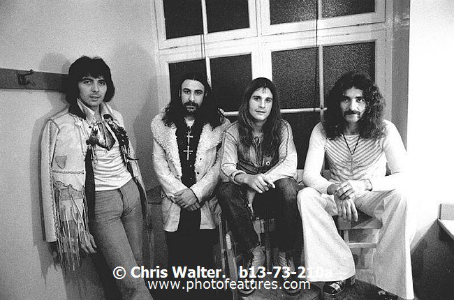 Haven’t looked at this page in awhile. Nice collection of old <a href="/BlackSabbath/">BlackSabbath</a> photos by <a href="/photofeatures/">Photofeatures</a>. Check it out.

photofeatures.com/blacksabbath/i…