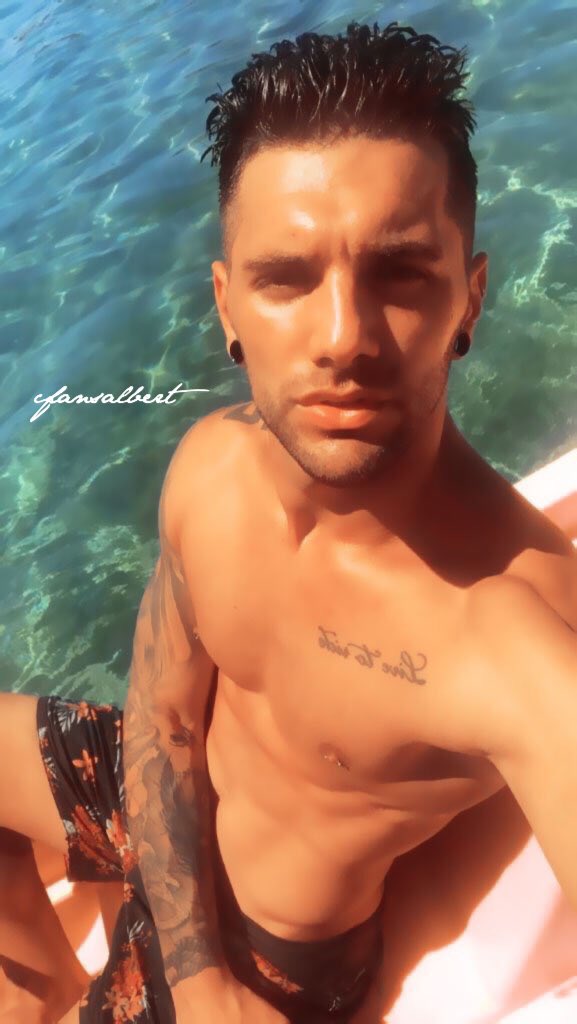 CFansAlbert's tweet photo. Albert vía Instastories https://t.co/c0oUdGz2SA