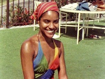 Gotta show love to the legend, icon, and supreme black mother figure, Phylicia Rashad. Happy Birthday queen     