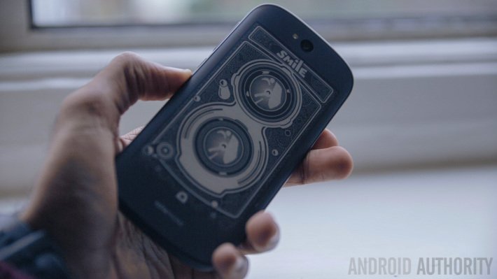 AndroidAuth's tweet image. #e-ink hybrid Yota 3 teased, but launch remains a way off goo.gl/TnLudE