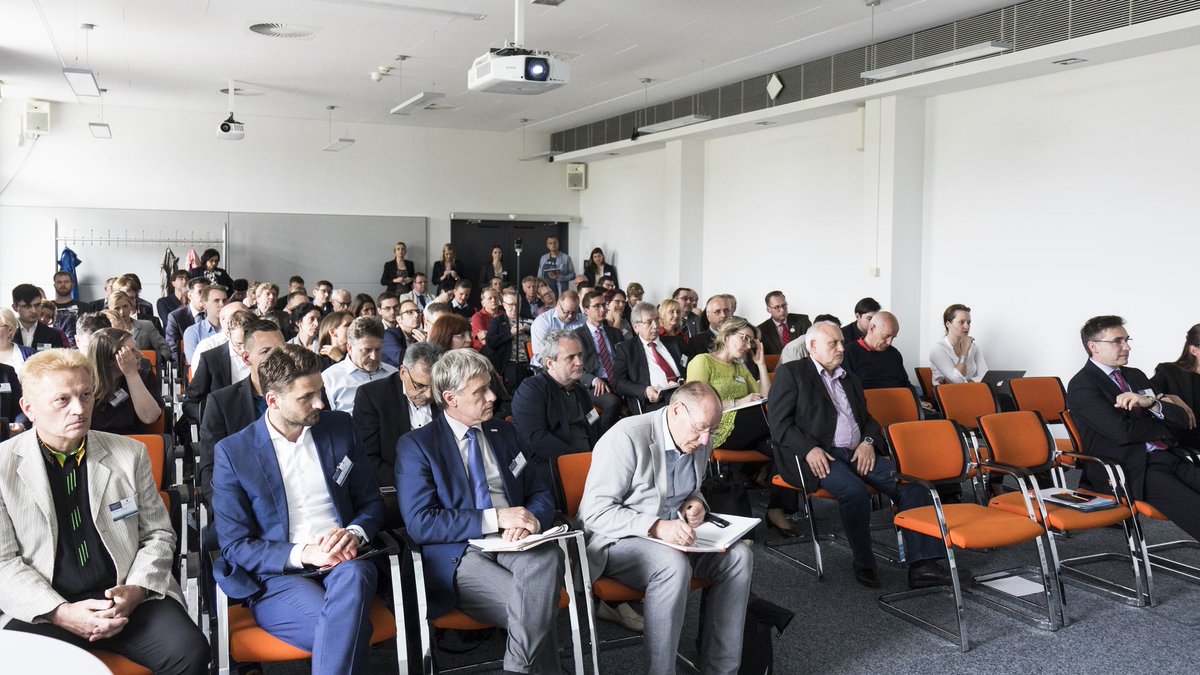 sachsenanhalt's tweet photo. #DigitaleAgendaLSA: Rückblick Workshop #Wirtschaft4.0: Interviews, Vorträge, Tagungsdoku & Fotos aus MD online: https://t.co/MopCH1CjKD https://t.co/Gx0PSwKRKn