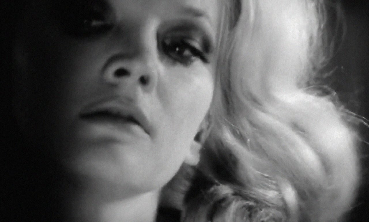 There are actresses, and then there\s Gena Rowlands..
Happy birthday to a living Legend ! 