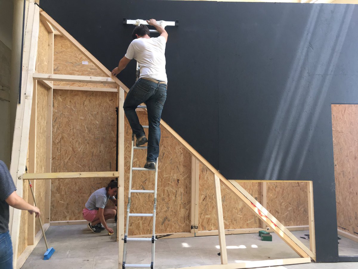 FAV_34's tweet photo. Lendemain de FAV: jour de démontage. Merci à tous pour cette belle édition #favmtp2017 https://t.co/8m4I9ij3km