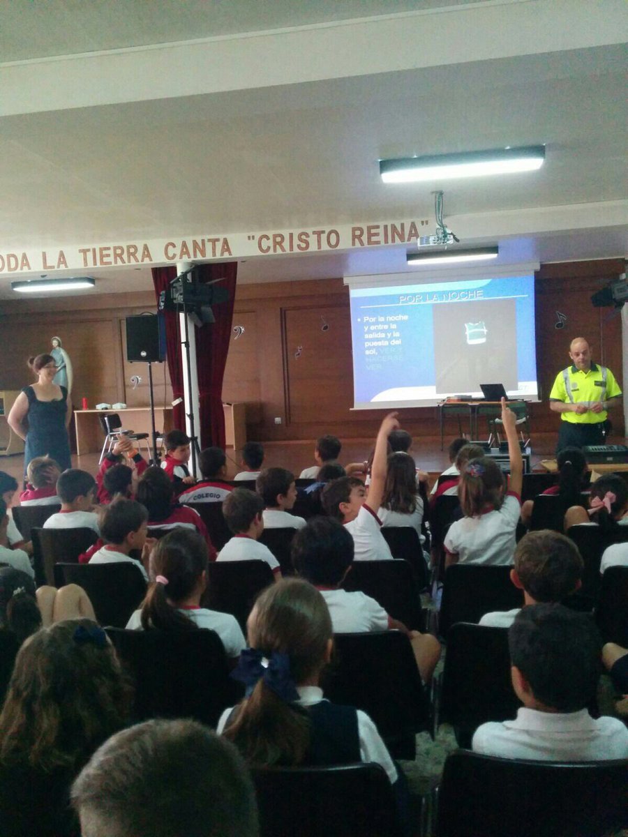 Hijas de Cristo Rey tweet media