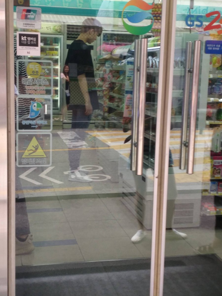 jsmtjyygyjbbjb's tweet photo. อาจจะเจอน้องอยู่ที่มินิมาร์ทมากกว่าที่บริษัท 55555555555555555555555555555555555 https://t.co/TCrAYwV9lB