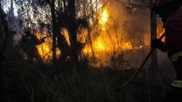 "Um Abraço a Portugal" é uma linha solidária de apoio às vítimas dos incêndios. 
Liguem 760 100 100 e juntos vamos dar um  #abracoaportugal