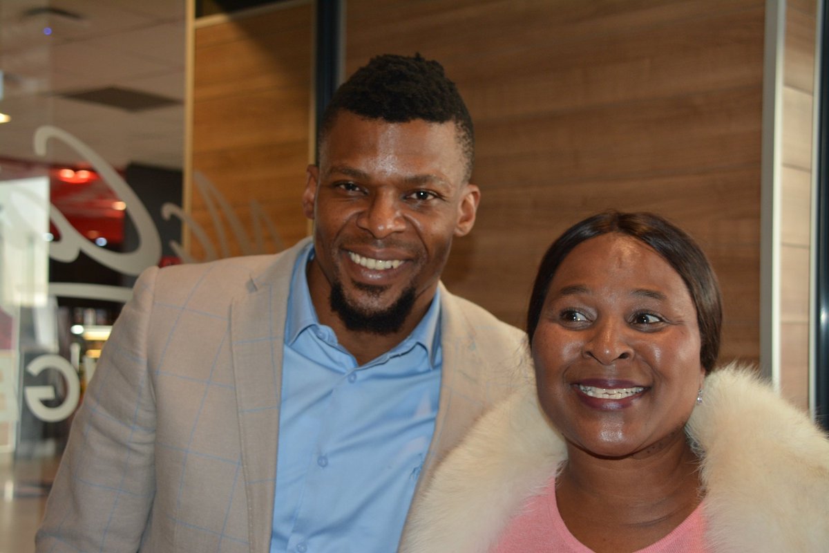 KuleMahumapelo's tweet photo. Thank you Generations Legacy star @bulada for gracing our #FathersDay event and for your keynote address. It was truly an honour having you https://t.co/CqSAili4HH