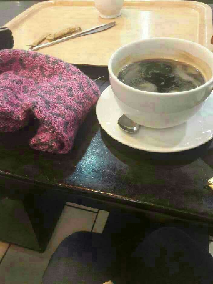 Pre-eyetest knitting!

#knitters #knittersofinstagram #knitteratti #knitting #handknit #specsavers #eyetest #coffee #obriens #blanchardstown