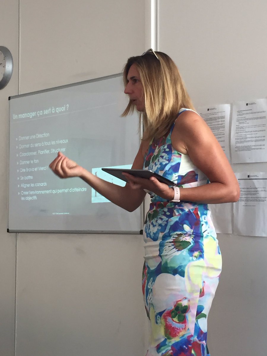 ibiadatti's tweet photo. Etre un manager inspirant en cultivant le #positivisme et une #ambiance @sophie8stanton @IBM_France pour la #perdormance https://t.co/GoEeKQUVvK