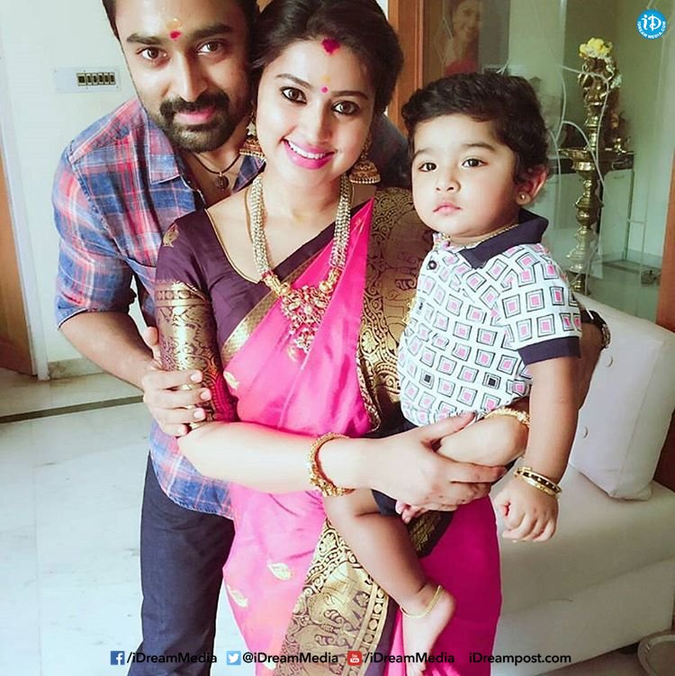 iDreamMedia's tweet photo. A complete Family #Prasanna &amp; #Sneha with their little one!

#Littlecelebs https://t.co/iBsK9hJRQo
