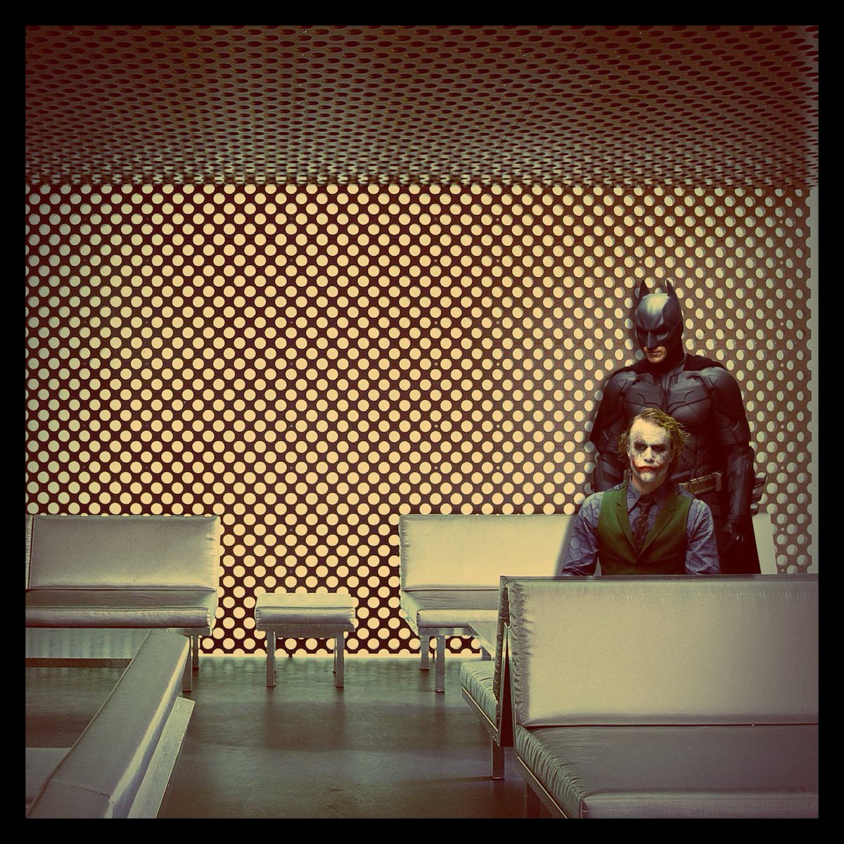 fondsrr's tweet photo. Anche Batman e Joker scelgono la caffetteria @Spazio_7 progetta da Rudolf Stingel
#FoodMW #MuseumWeek https://t.co/HeHF8ImbA8