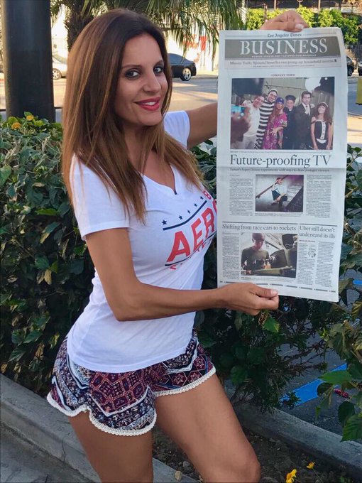 Verme en portada de el periodico mas importante de LA, el @latimes y hablando de mi carrera como actriz<a href="/tag/oscars"class="tags"><span>#oscars</span></a>